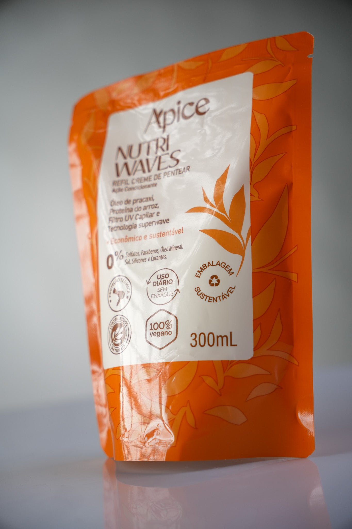 Creme de Pentear Nutri Waves Refil 300ml - No Poo / Low Poo - Ação Condicionante