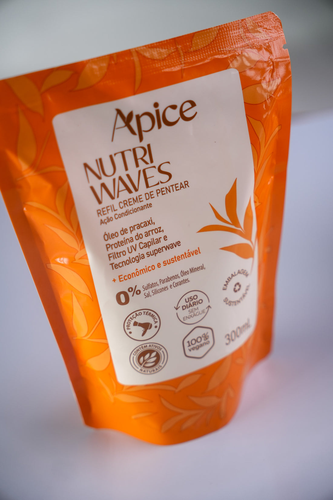 Creme de Pentear Nutri Waves Refil 300ml - No Poo / Low Poo - Ação Condicionante